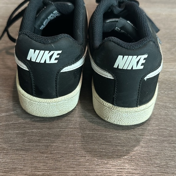 Nike sneakers - Picture 2 of 3